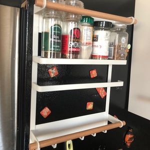 Kitchen shelf attachable to fridge/metal surface